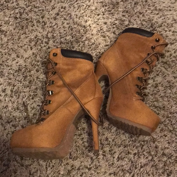 Boots - Picture 4 of 4